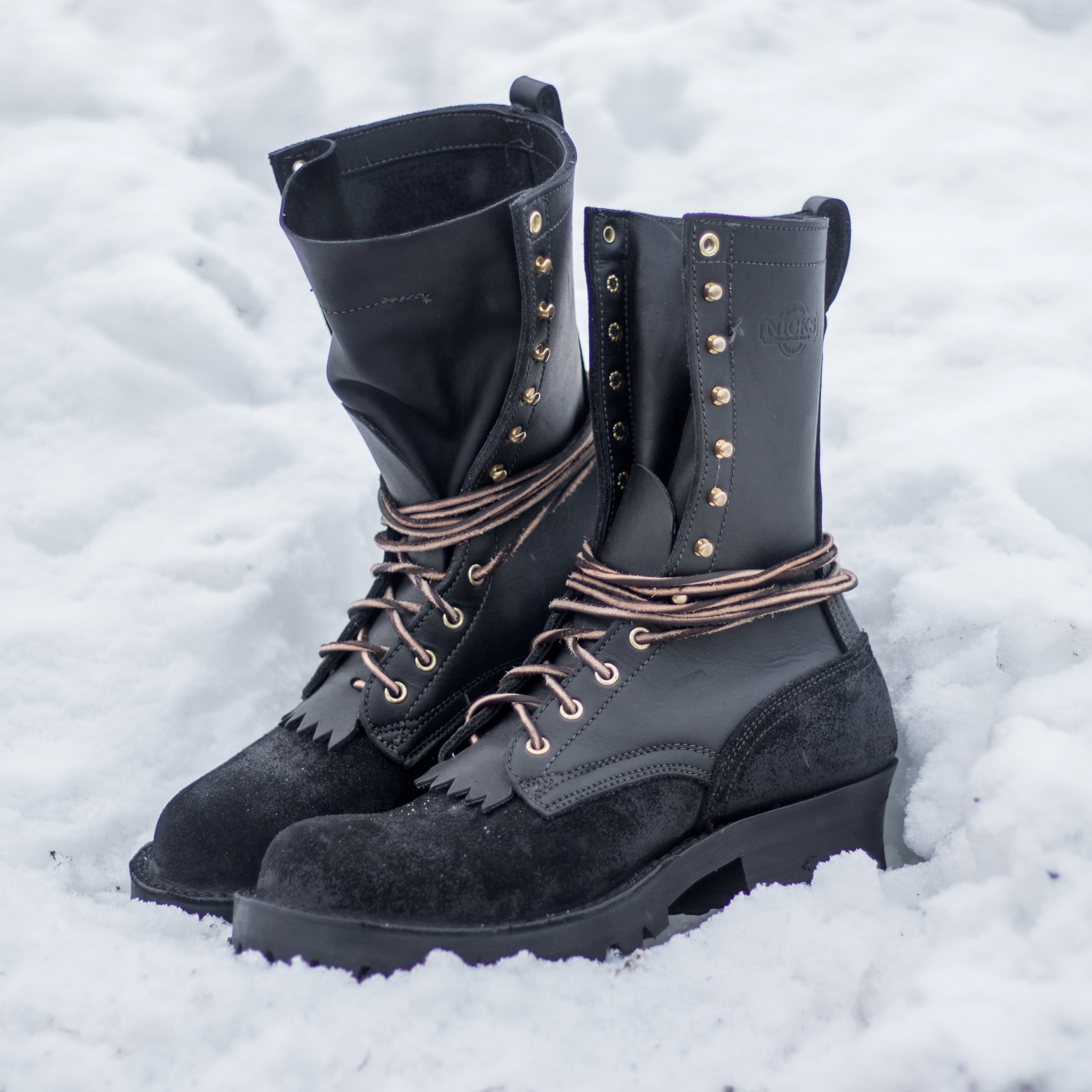 https://cdn-staging.nicksboots.com/media/magefan_blog/Boots_in_snow.jpg