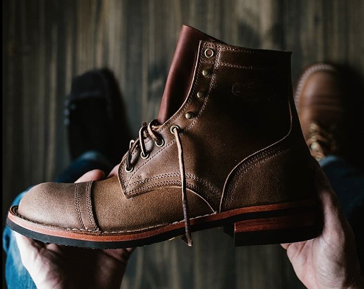 https://cdn-staging.nicksboots.com/media/magefan_blog/best-work-boot-leather-care-products.jpg