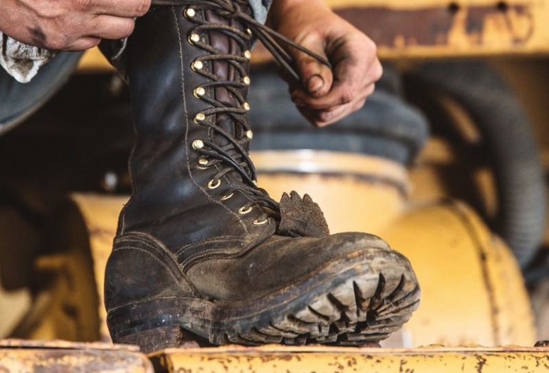 https://cdn-staging.nicksboots.com/media/magefan_blog/steel_toe_vs_composite_toe_work_boots.jpg